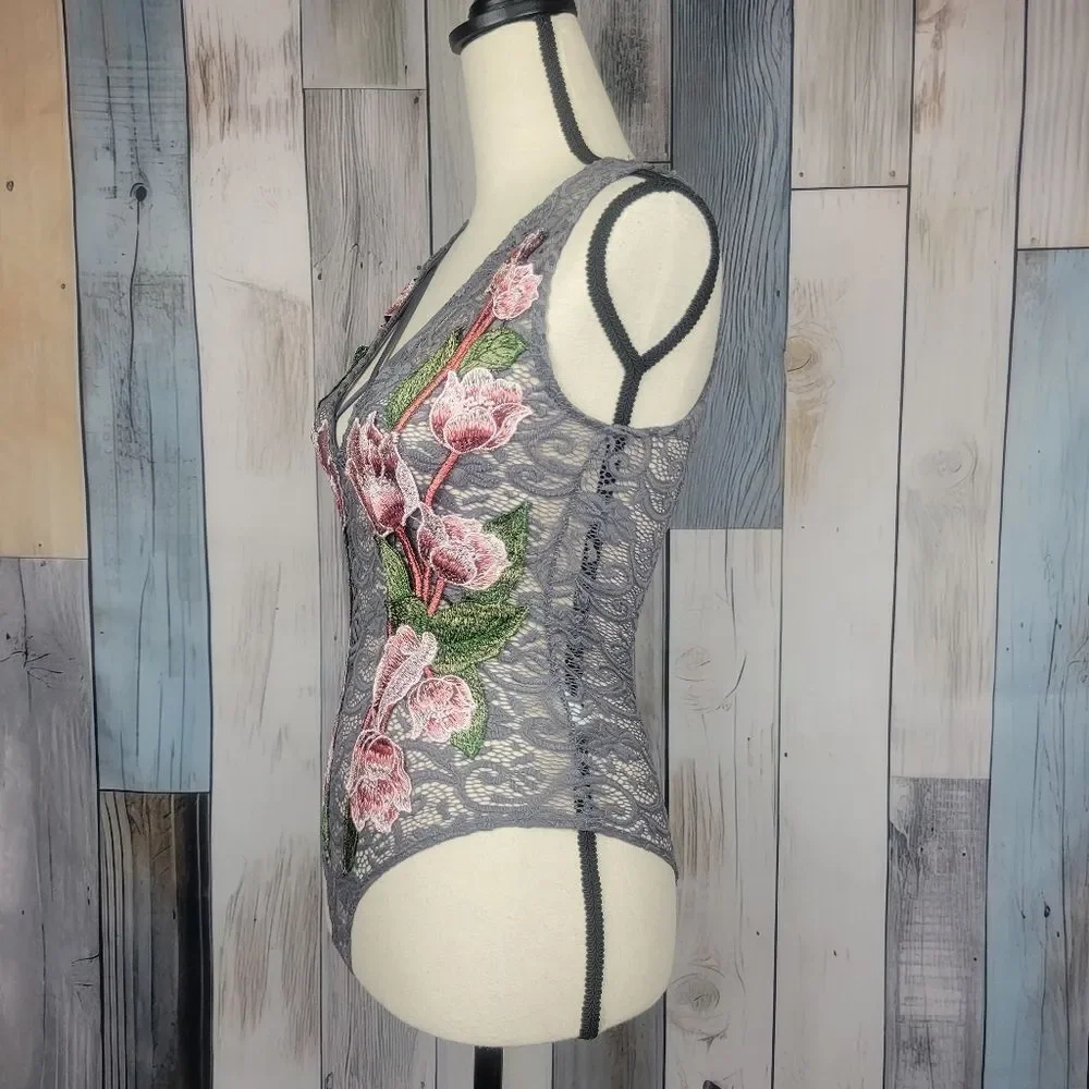 Windsor Gray Pink Floral Embroidered One Piece Lingerie Size Small
